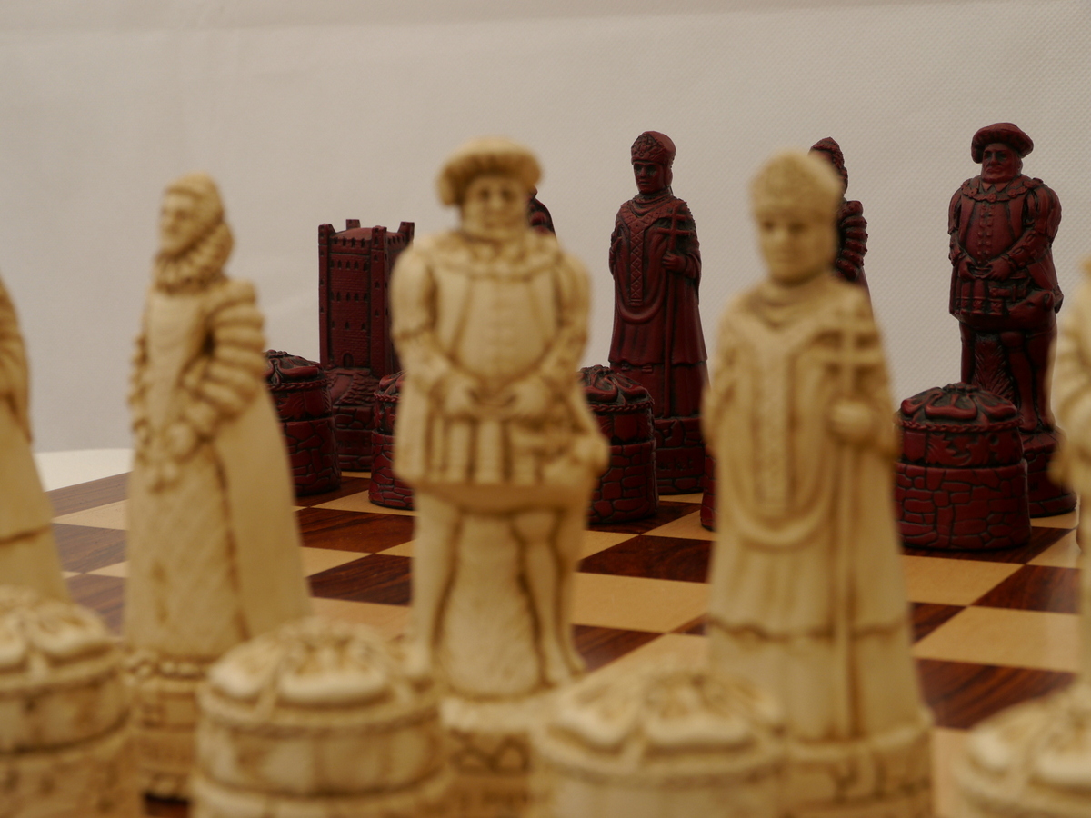 English Chess Pieces by Berkeley - Cardinal Red – Chess House