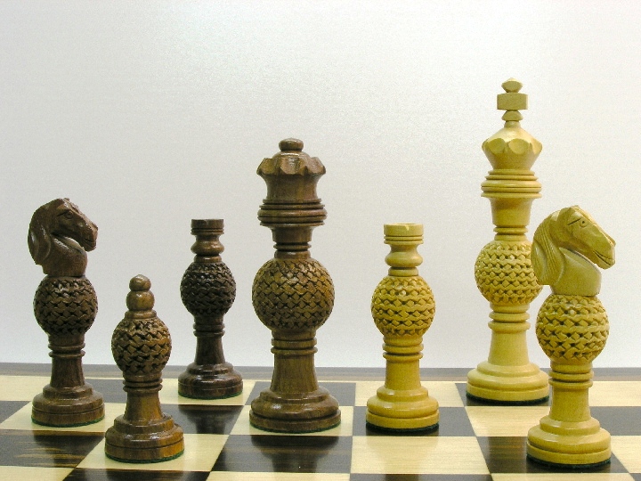 Globe Fret Weighted 5.5 inch King Chess Pieces - ChessBaron Chess Sets USA  - Call (213) 325 6540