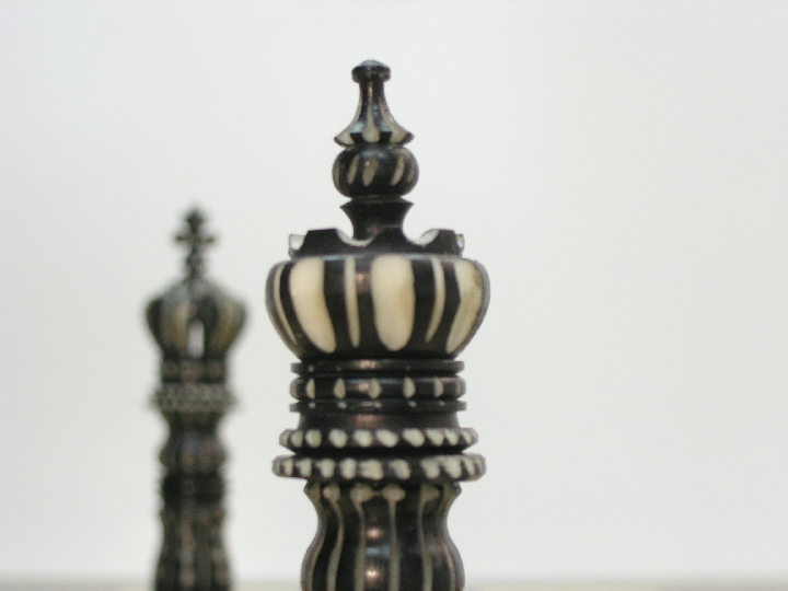 KING & QUEEN CHESS PIECES