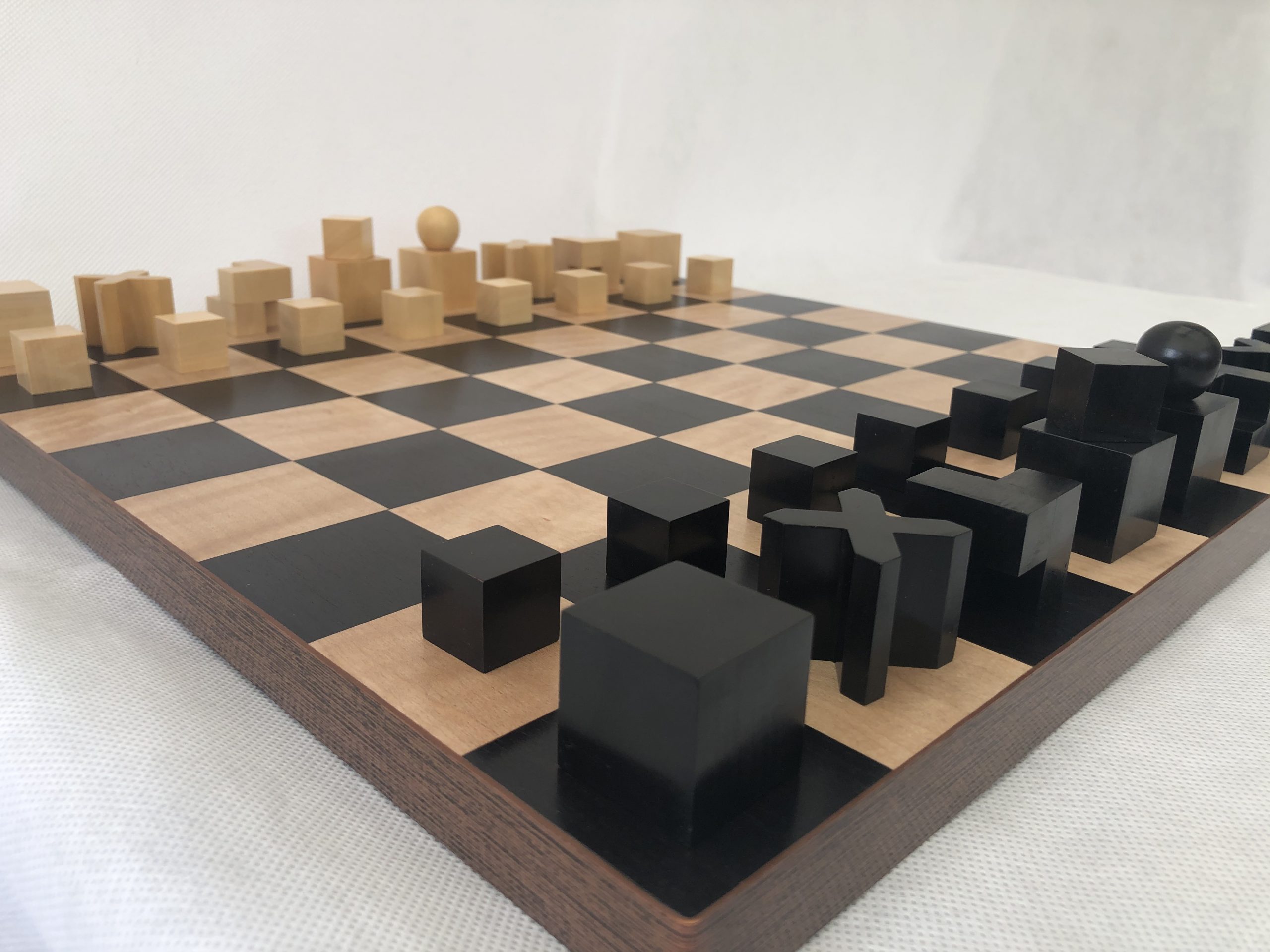 optional BOARD NEW Special Chess Bauhaus 1923 Minimalist Chess Set 