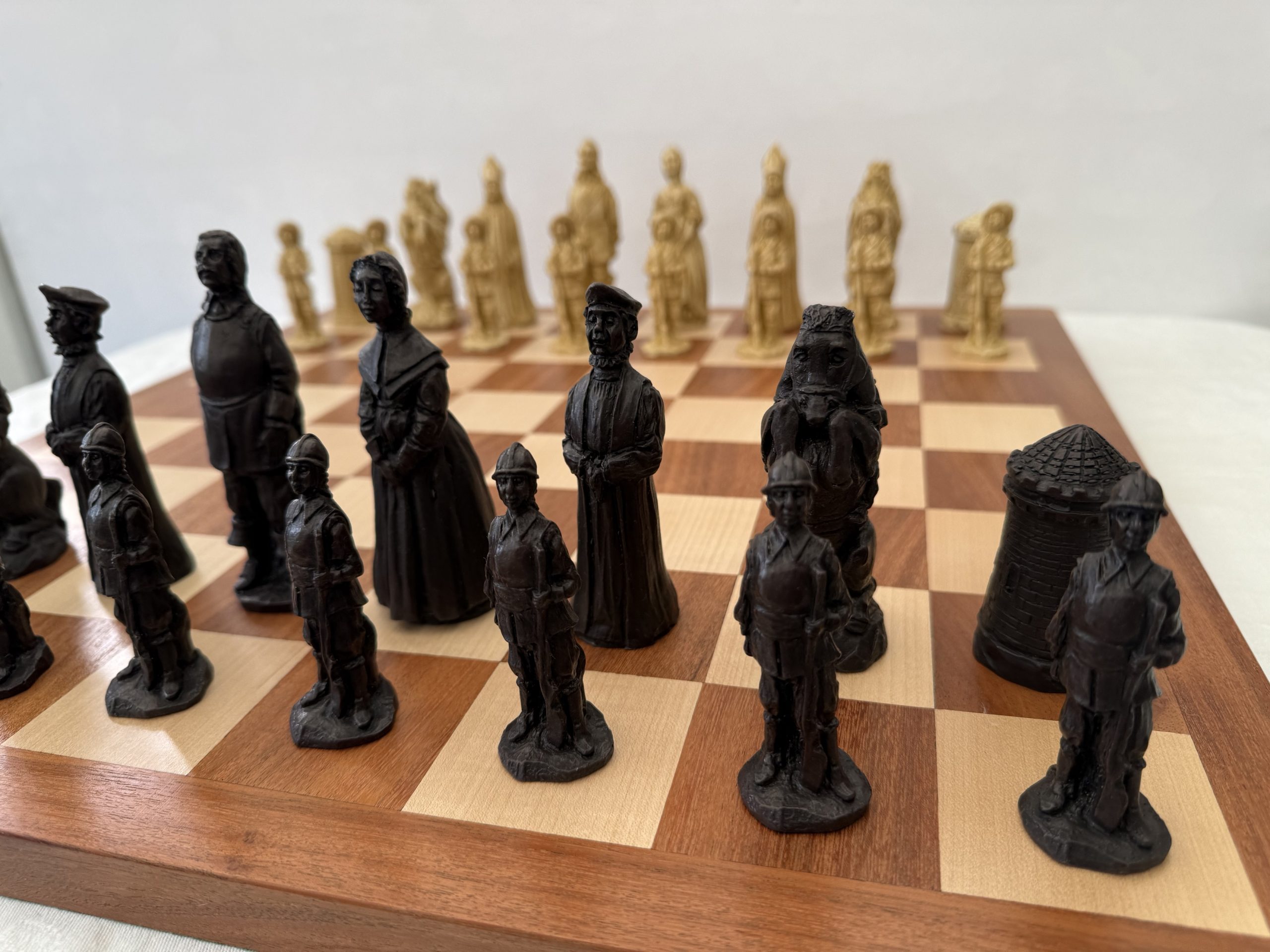 Cavaliers and Roundheads - Dark Brown