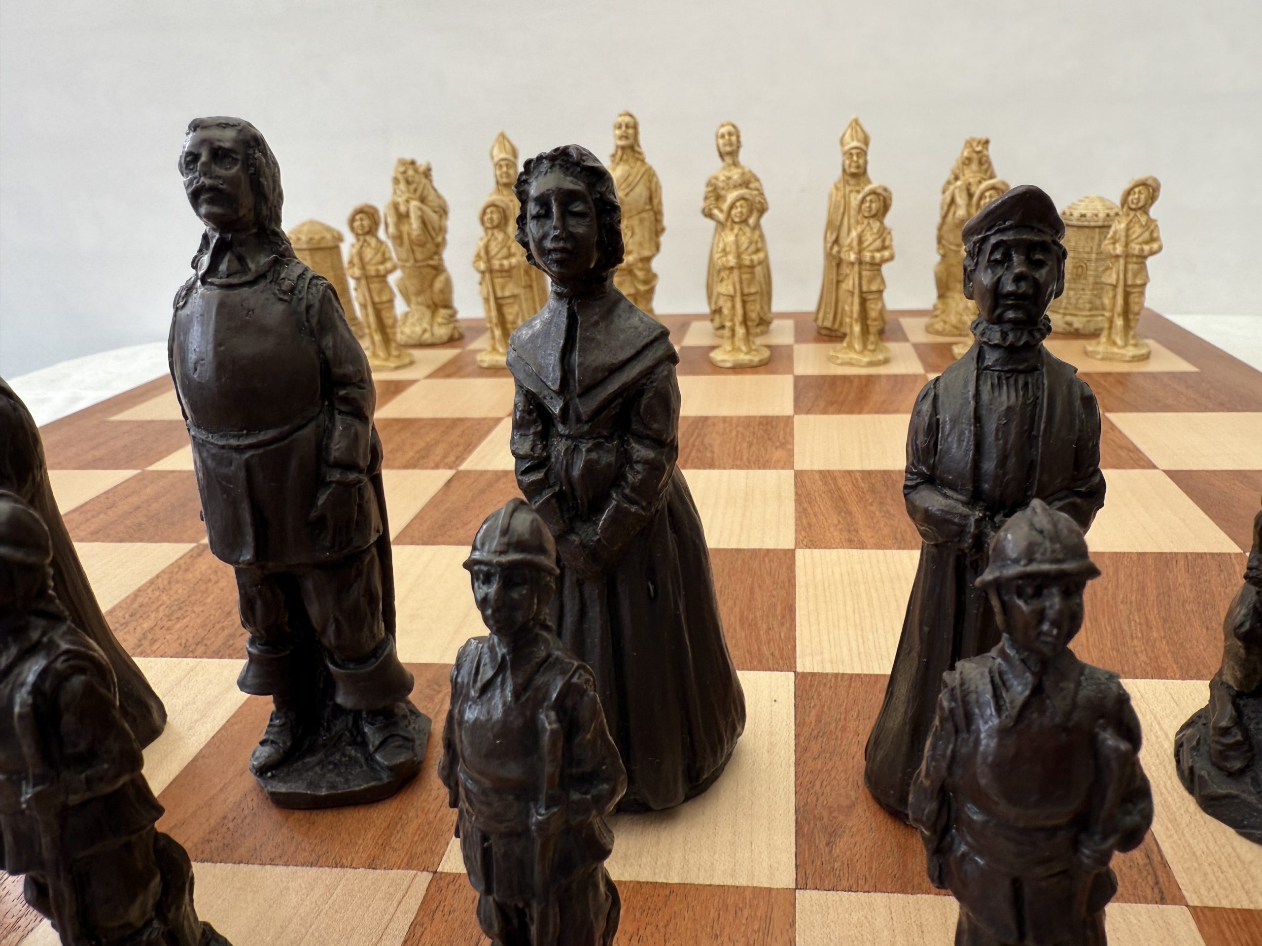 Cavaliers and Roundheads - Dark Brown