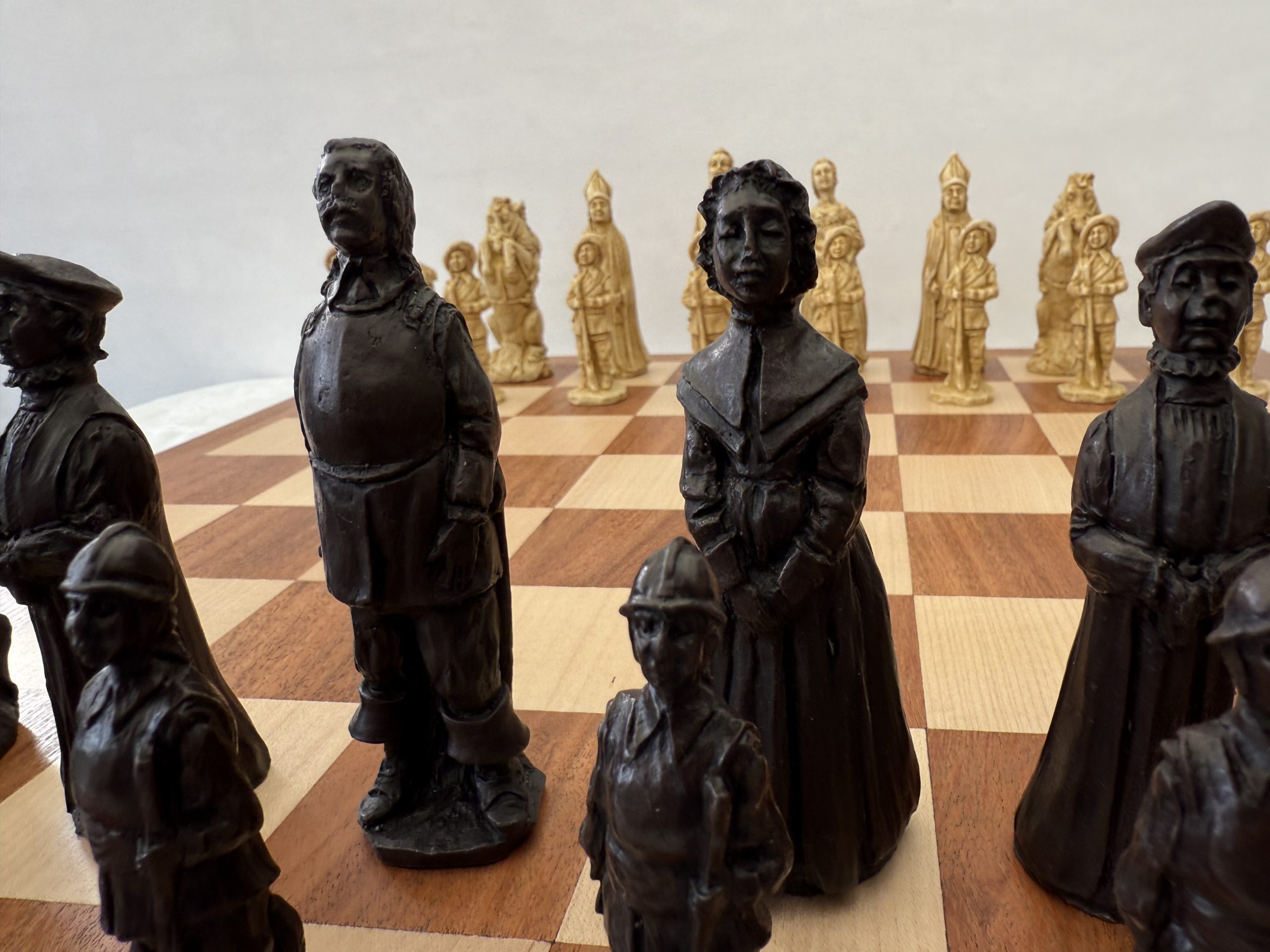 Cavaliers and Roundheads - Dark Brown